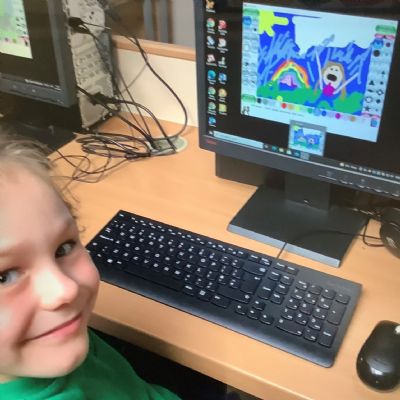 Y1 - USING TUXPAINT IN THE IT SUITE