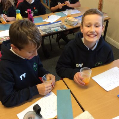 Y6 - COME DINE WITH ME!