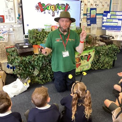 Y1 - BUGFEST VISIT